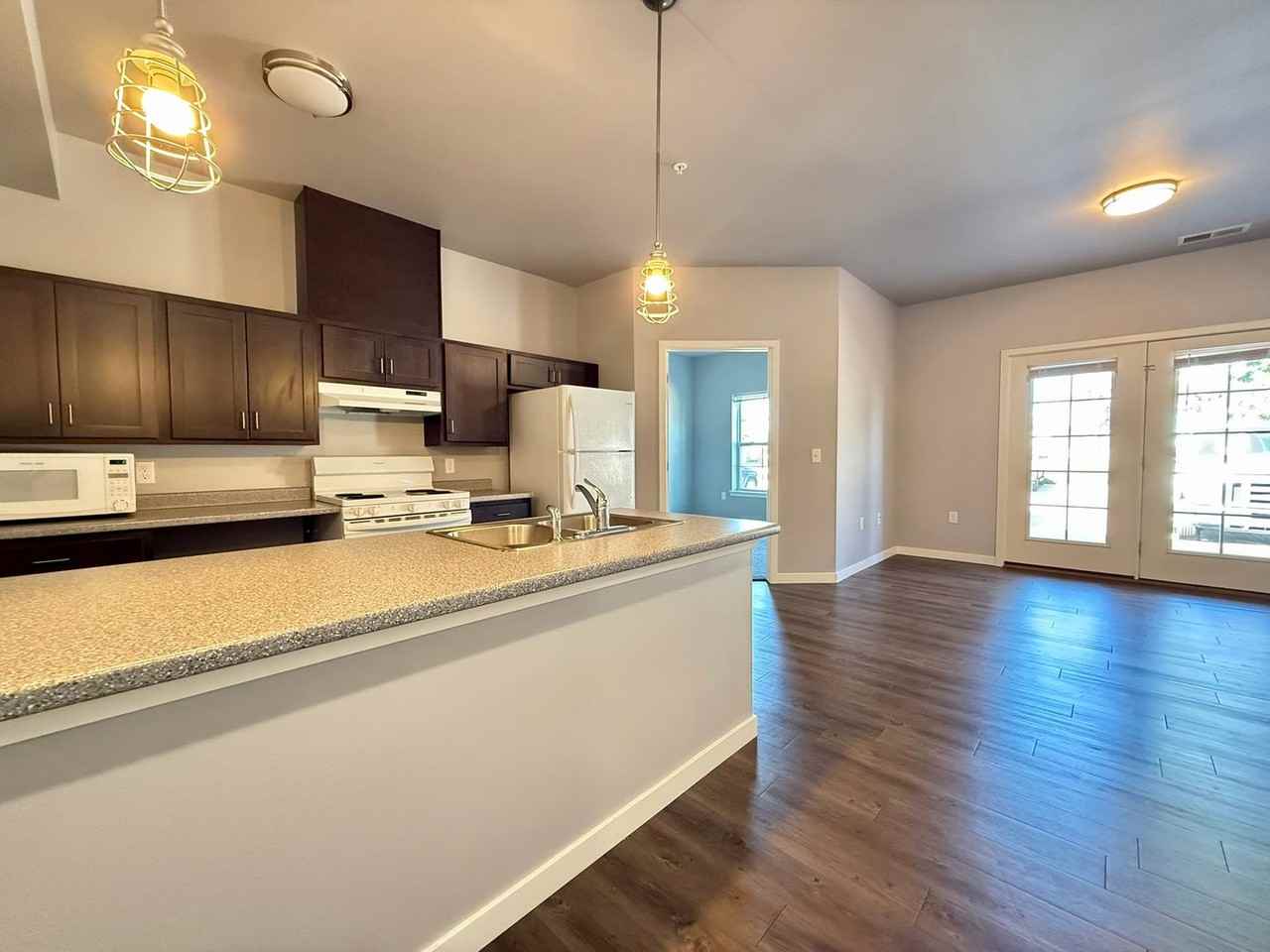 442 5th Ave Sw #5 - Photo 2 of 22
