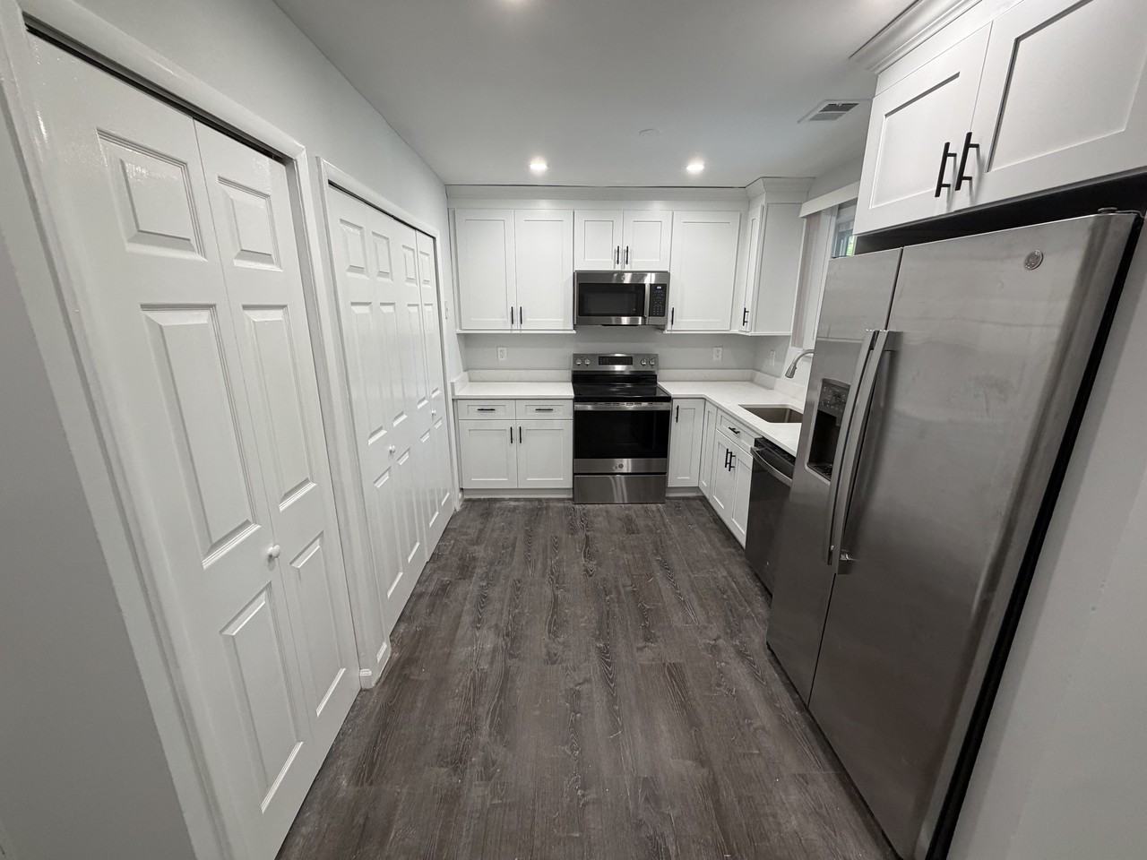 232 Springmeadow Drive #G - Photo 4 of 12