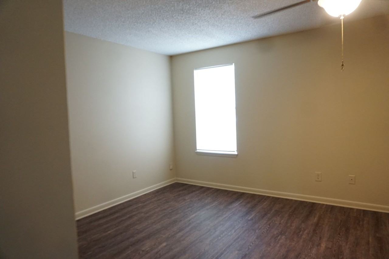 5528 Greatpine Ln S - Photo 7 of 17