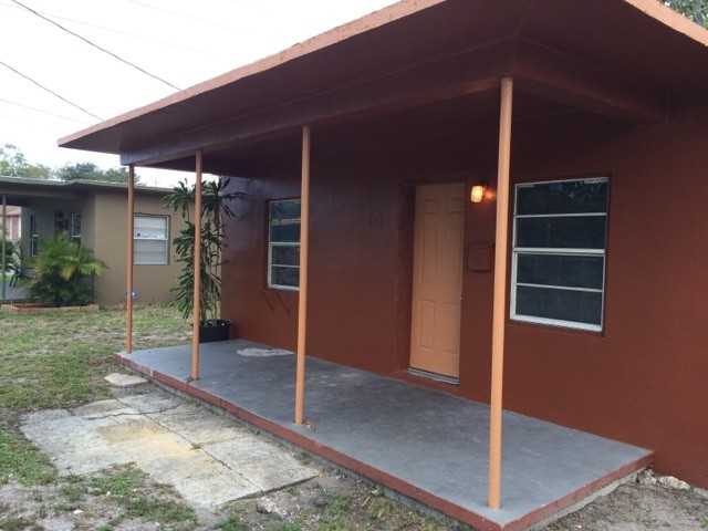 805 Nw 15th Ave - Photo 2 of 10