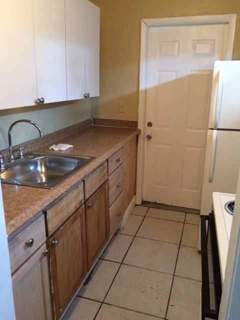 805 Nw 15th Ave - Photo 4 of 10
