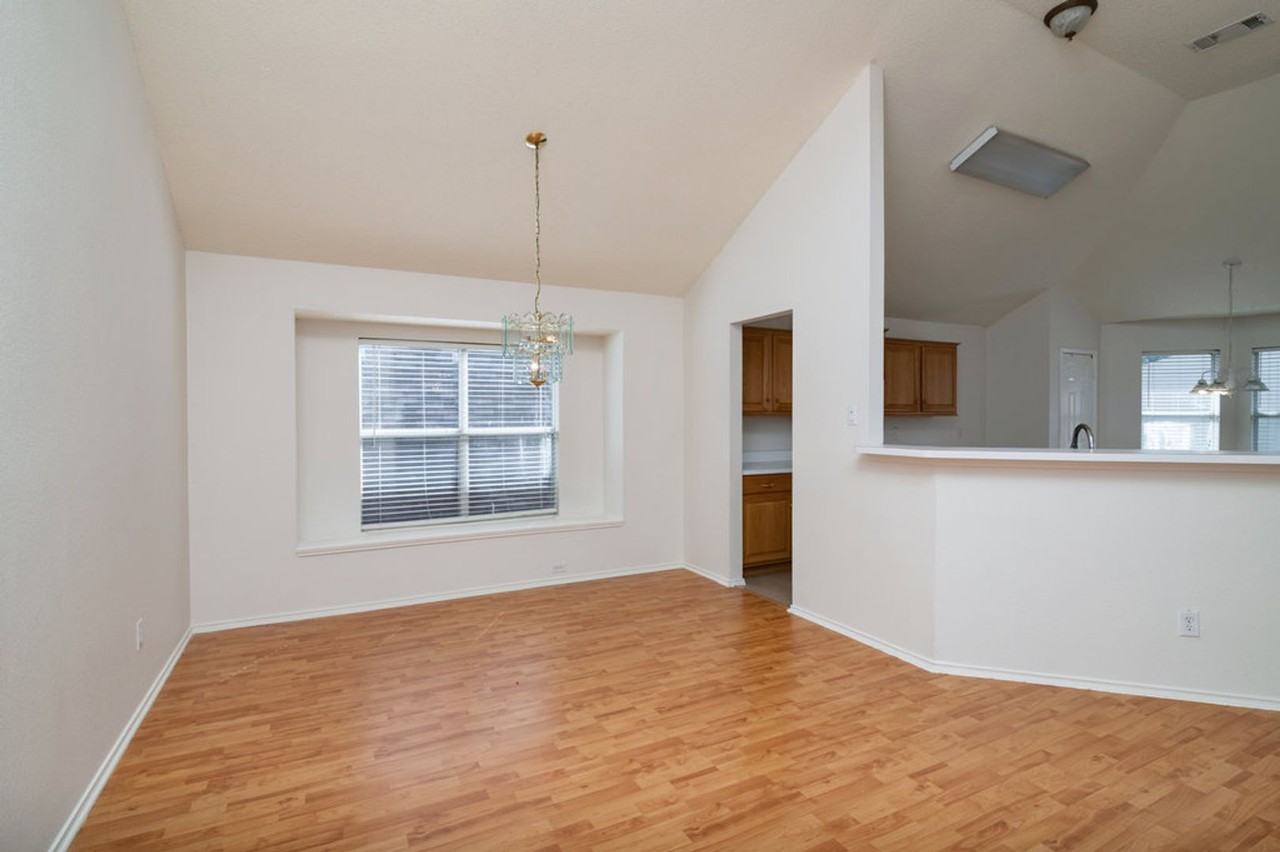 119 Wembley Way - Photo 4 of 21