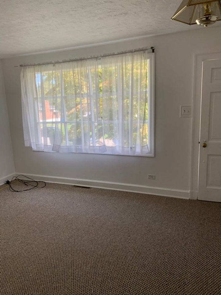 1019 Brentwood Ave - Photo 3 of 8