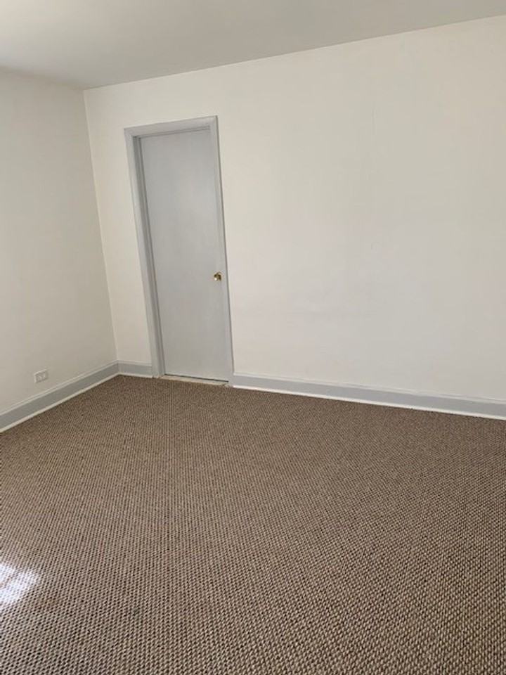 1019 Brentwood Ave - Photo 4 of 8