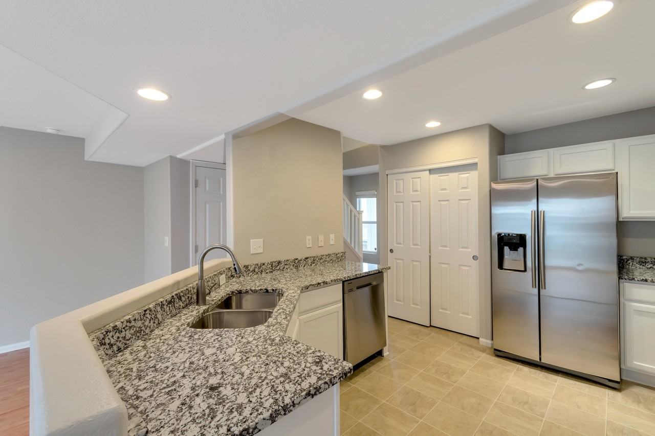 18761 E 58th Ave #D - Photo 6 of 23