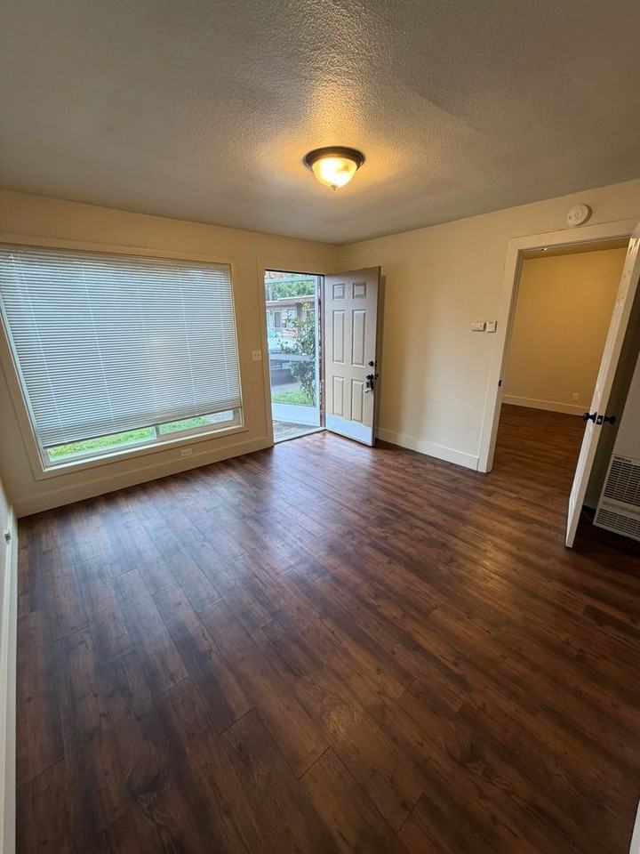152 E Milton St #5 - Photo 2 of 18