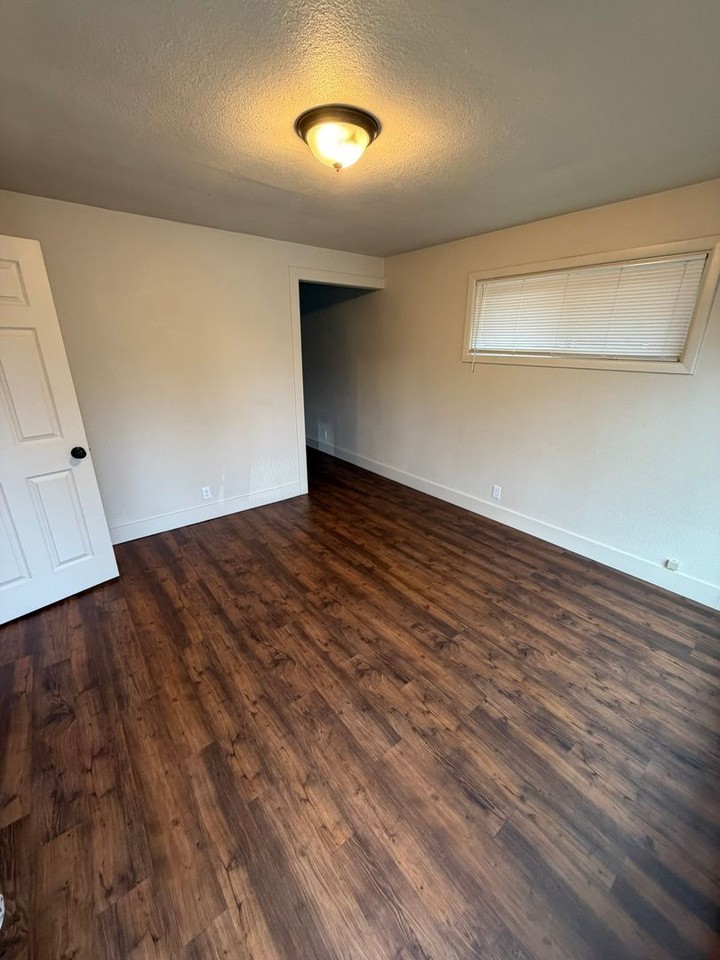 152 E Milton St #5 - Photo 3 of 18