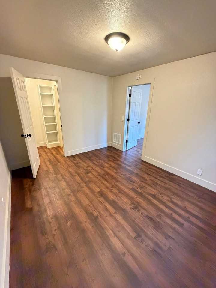 152 E Milton St #5 - Photo 7 of 18
