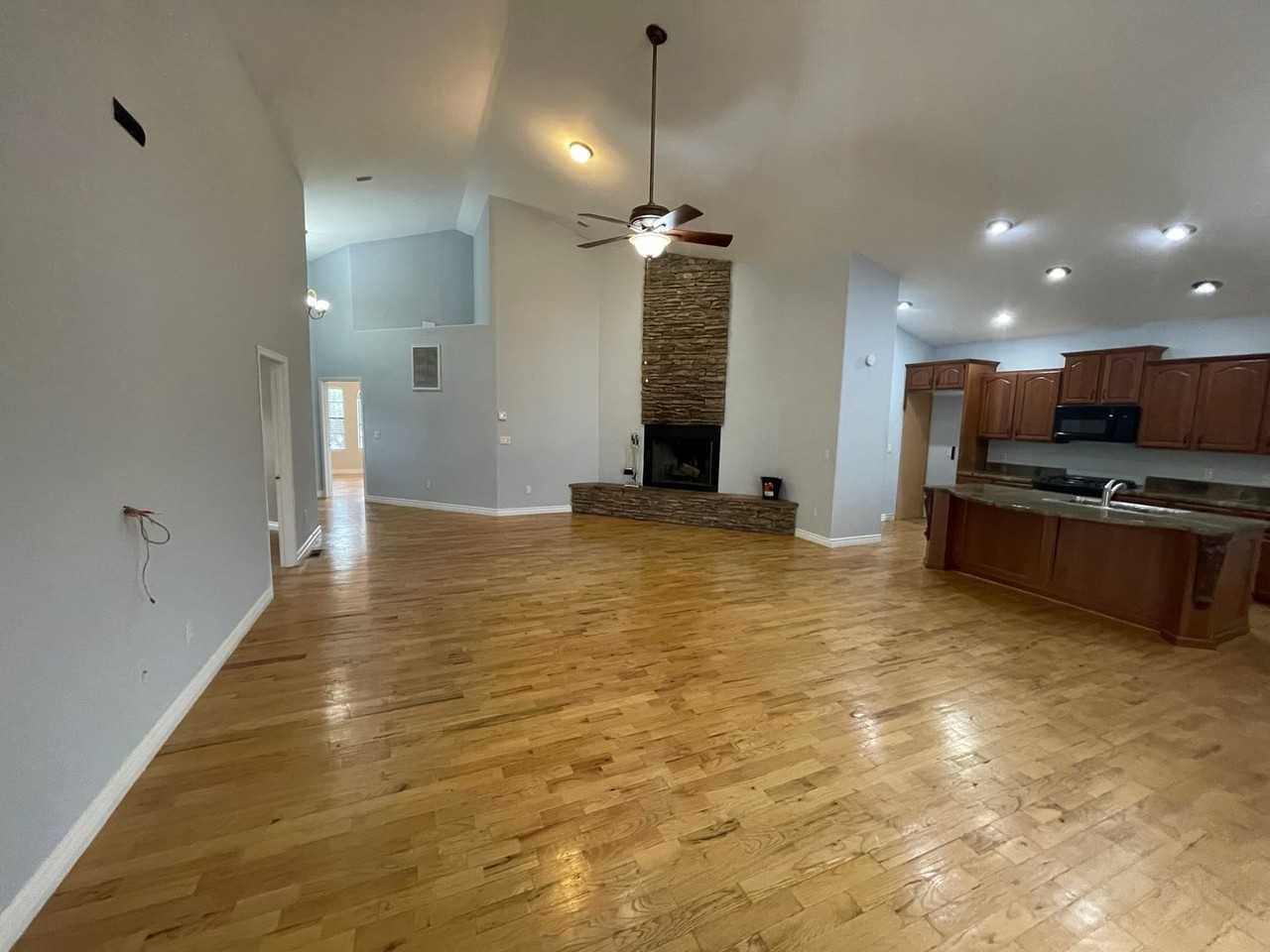 1319 W 7th St S - Photo 7 of 32