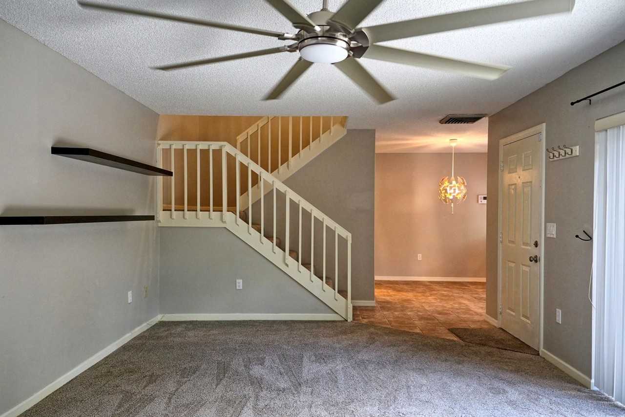 5259 Brook Ct - Photo 3 of 25