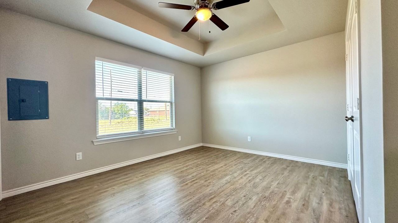 2634 Hickory Ave - Photo 7 of 11