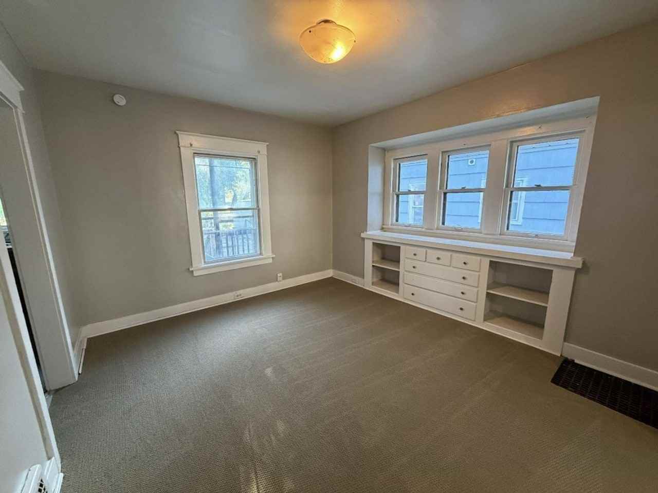 3944 Revere Dr - Photo 5 of 16