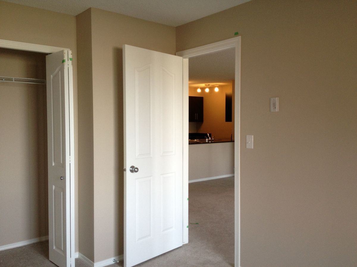 403 Mackenzie Way Sw - Photo 4 of 24