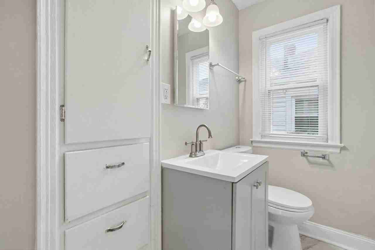1724 E Kossuth St - Photo 4 of 14