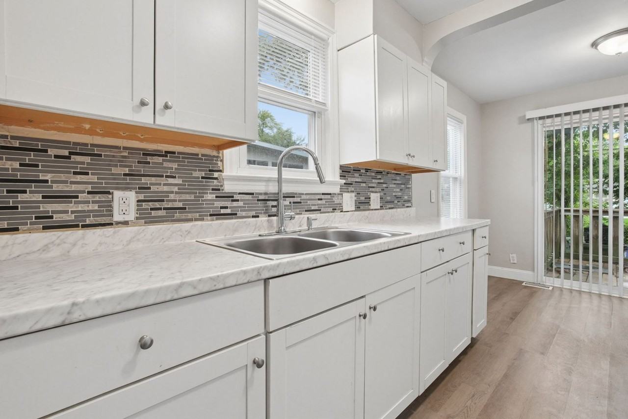 1724 E Kossuth St - Photo 6 of 14