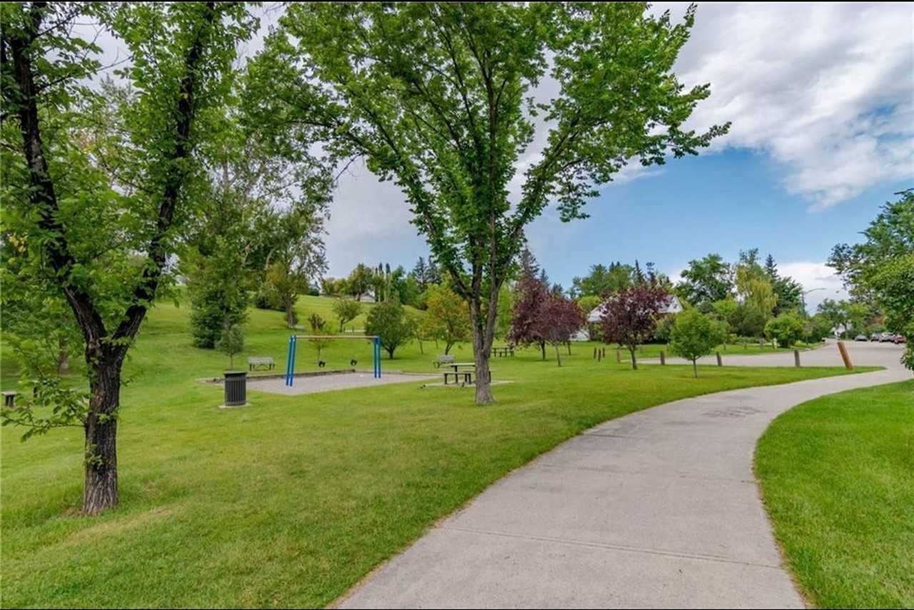 201 -201 13 Ave Sw - Photo 4 of 18