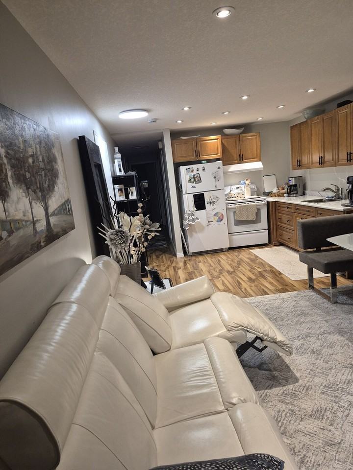 573 Macewan Dr Nw - Photo 3 of 13