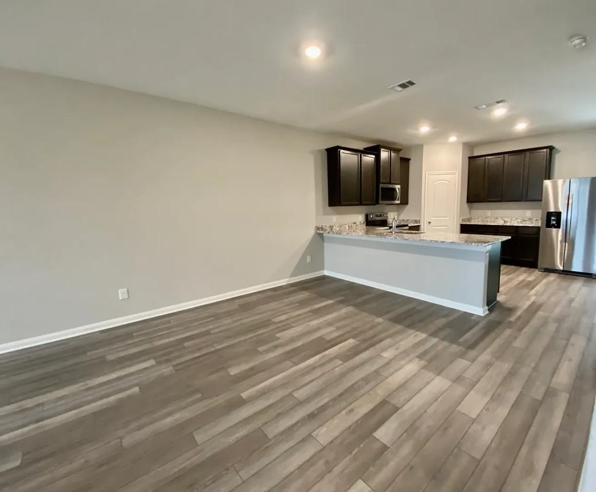 237 Mount Vernon Way - Photo 2 of 40