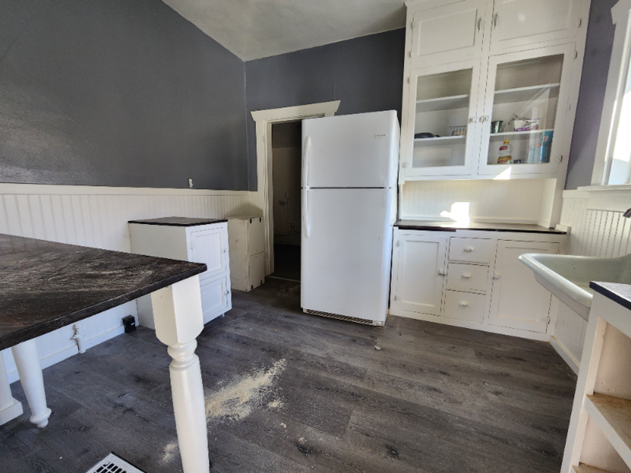 905 E 10th St - Photo 3 of 8