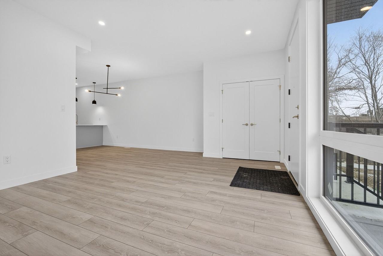 11702 125 St Nw - Photo 5 of 16
