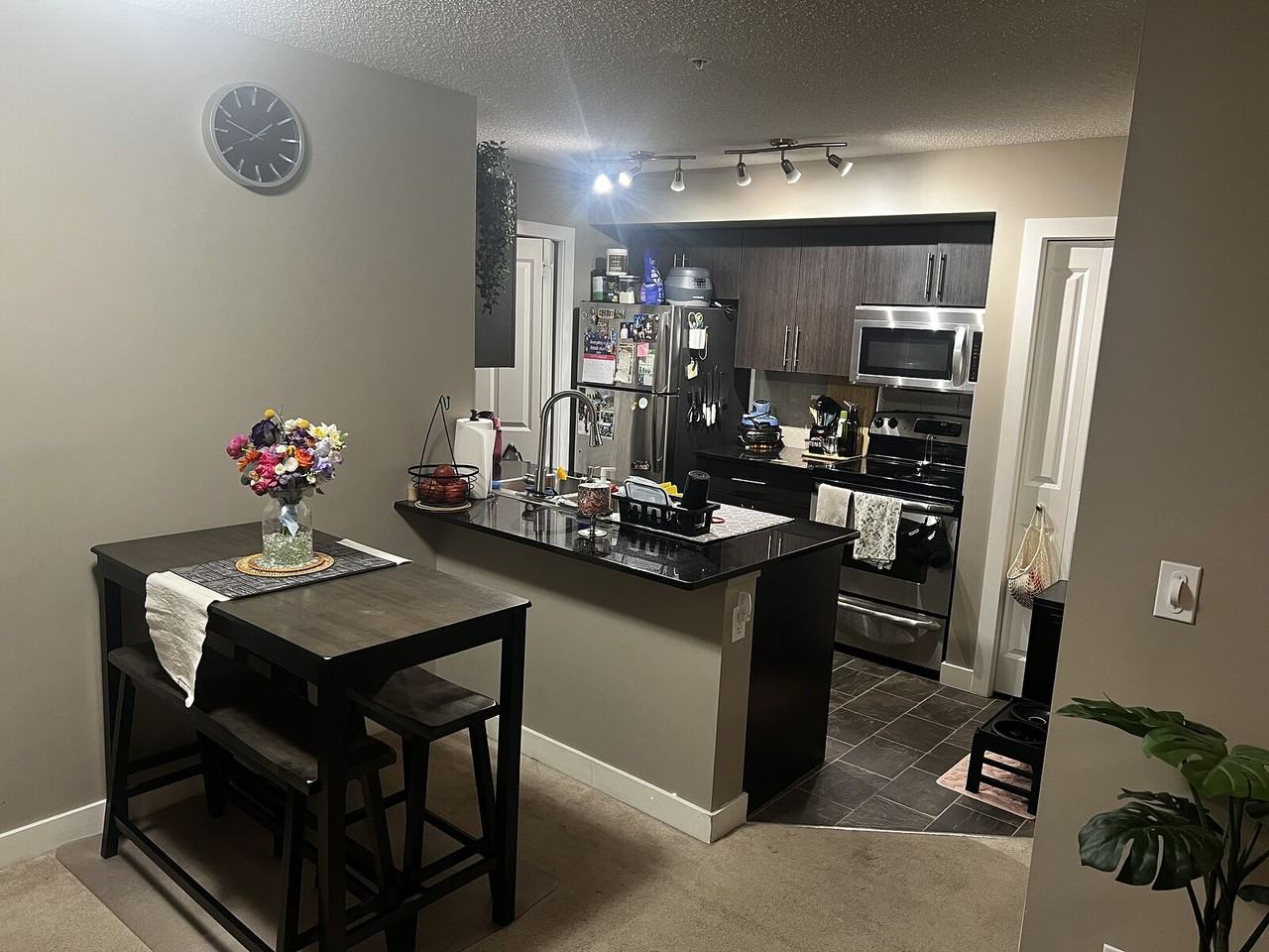 2715 12 Ave Se - Photo 5 of 23
