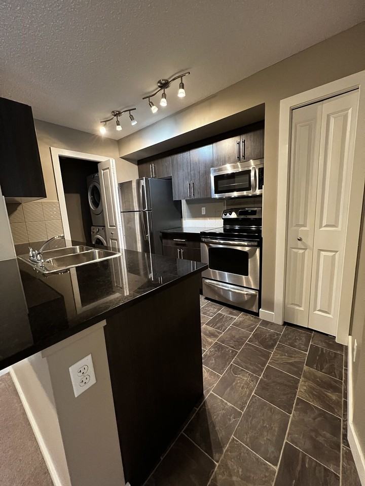 2715 12 Ave Se - Photo 6 of 23