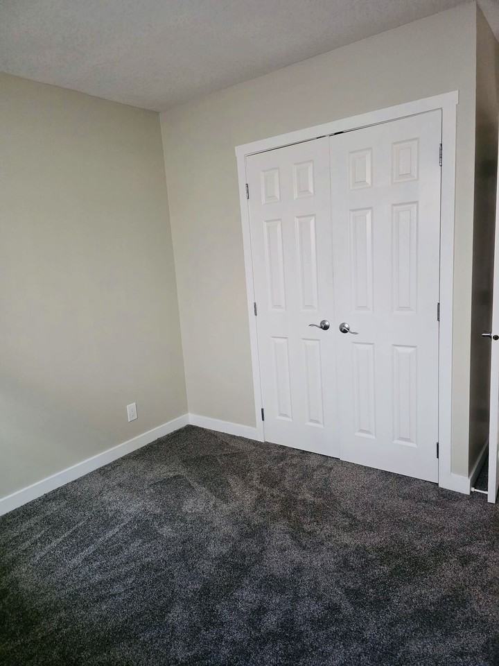 290 Prestwick Close Se - Photo 2 of 11