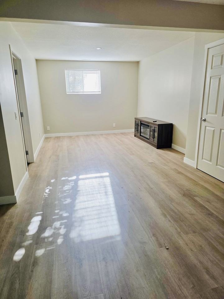 290 Prestwick Close Se - Photo 3 of 11