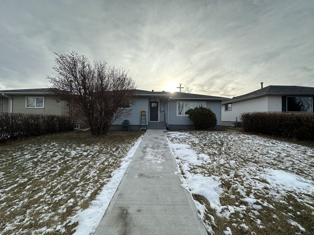 12219 137 Ave Nw