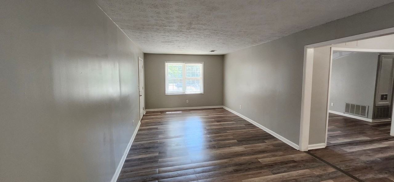 4637 Rowland Ave - Photo 6 of 18