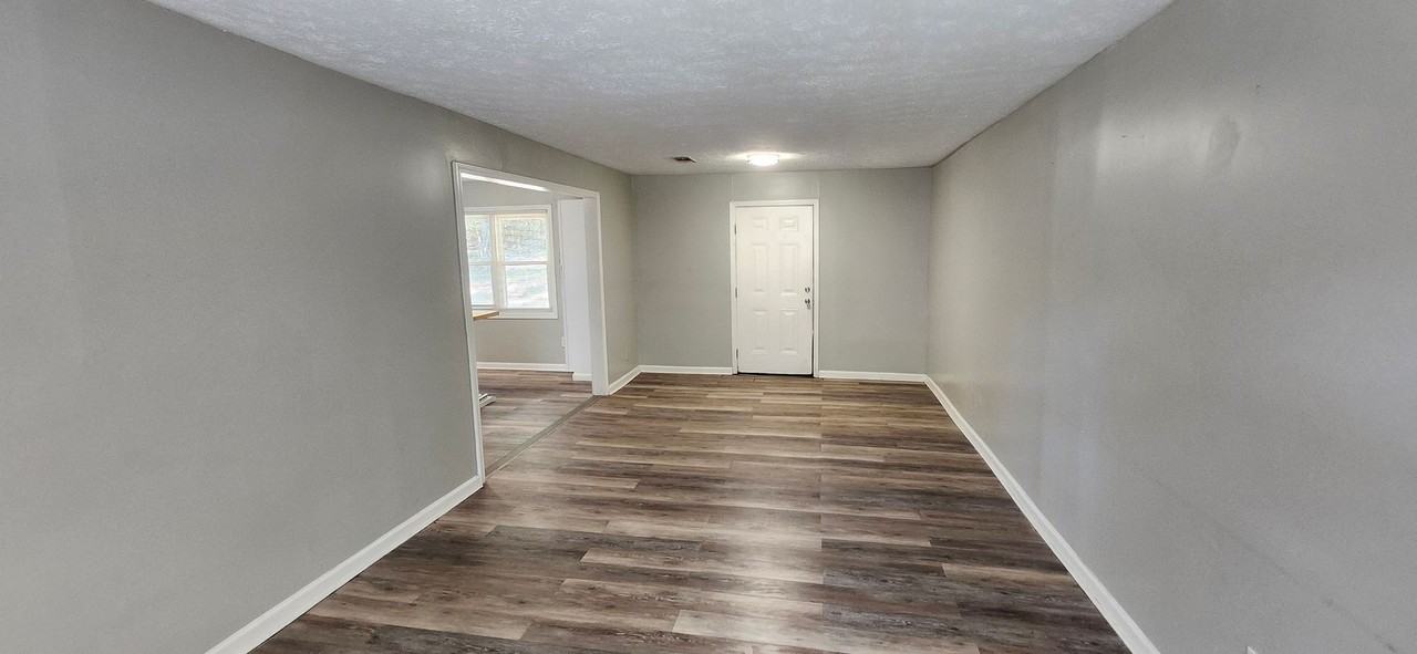 4637 Rowland Ave - Photo 7 of 18