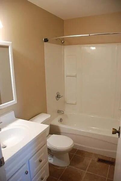 6011 174 St Nw - Photo 6 of 6