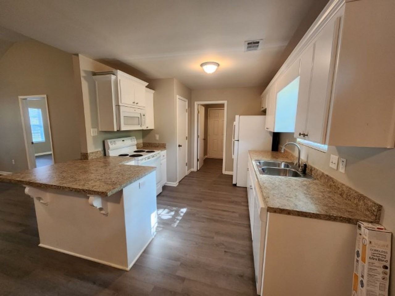 3501 W 25th St - Photo 5 of 21