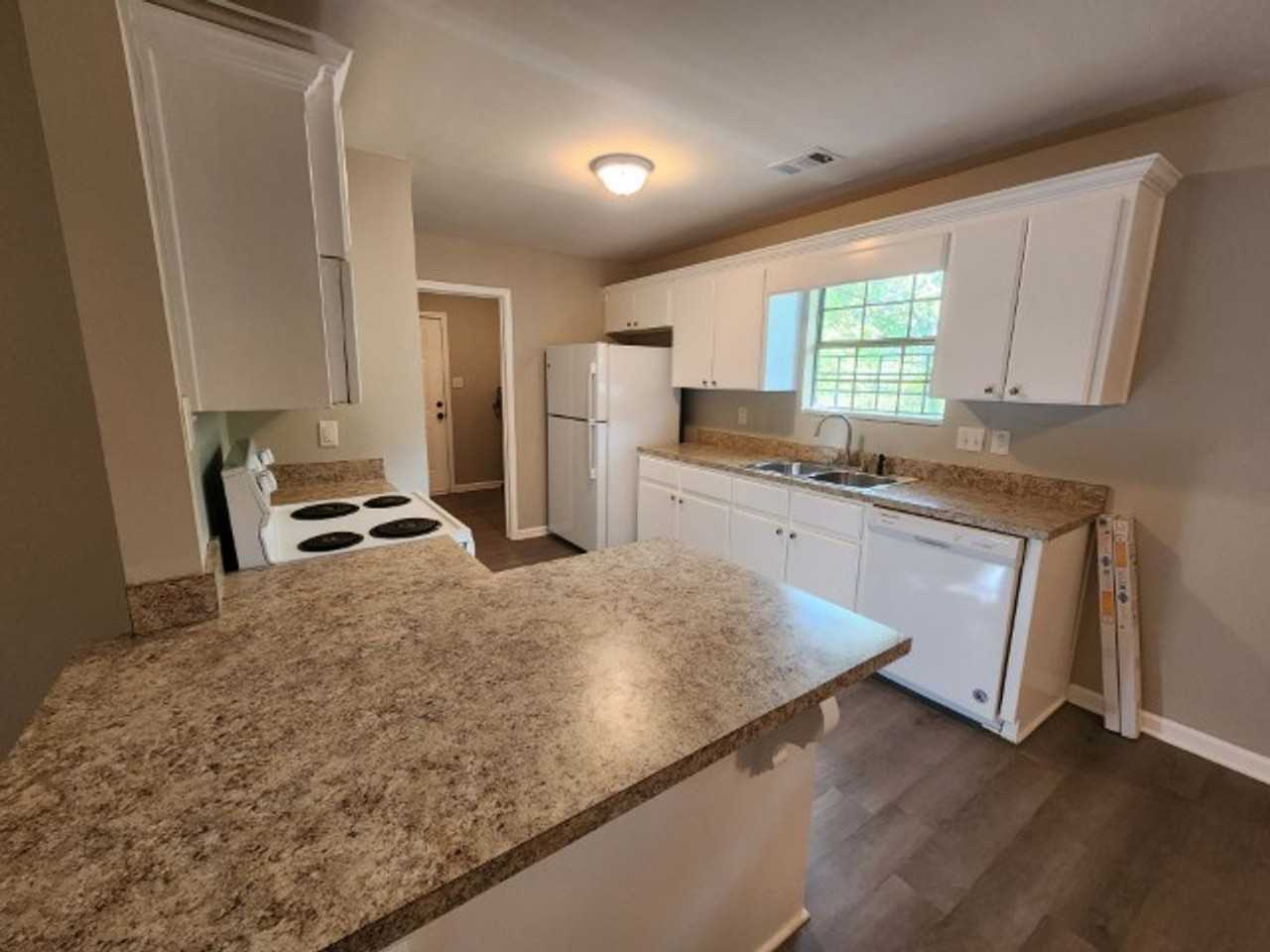 3501 W 25th St - Photo 6 of 21