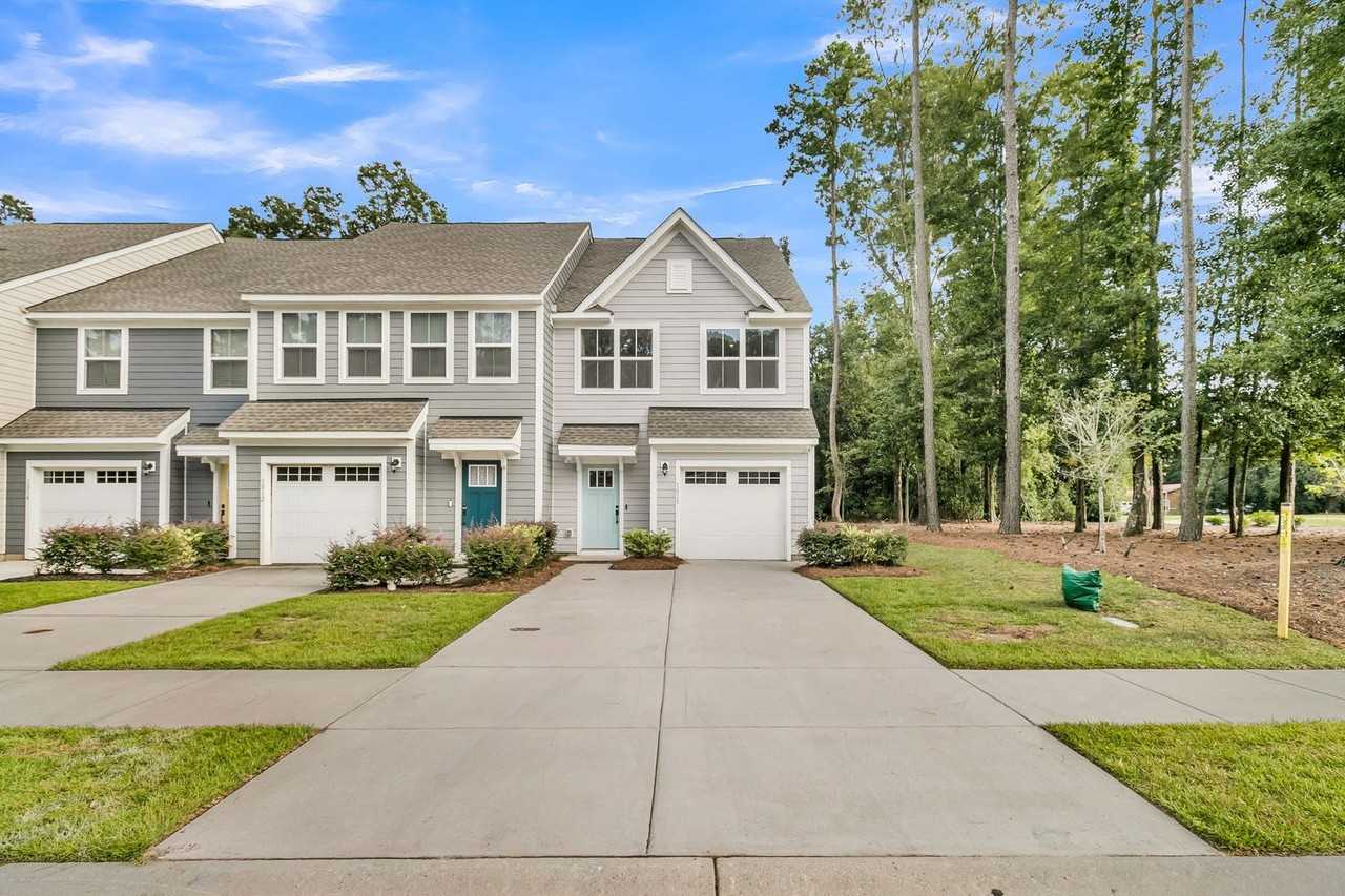 1010 Crescent Cove Ln - Photo 4 of 46