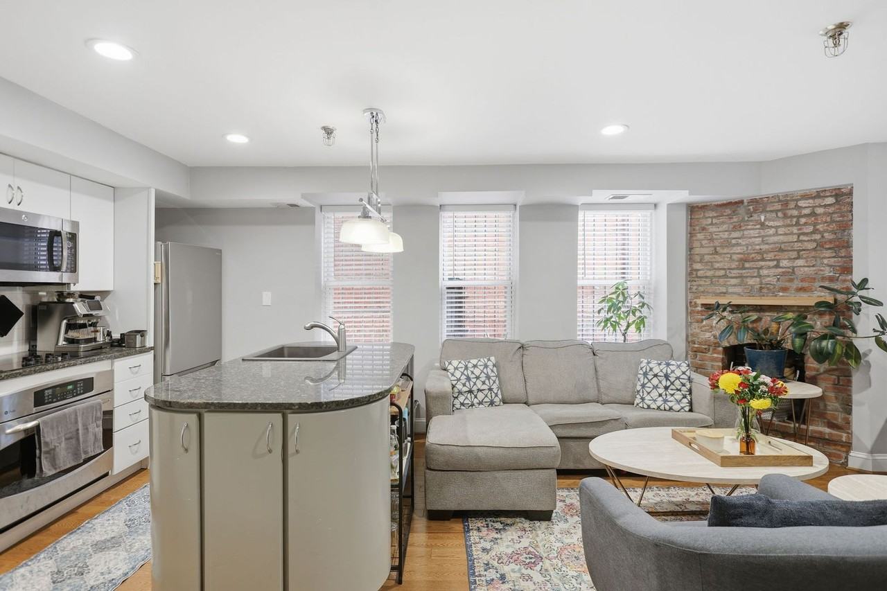 1527 16th St Nw - Photo 6 of 24