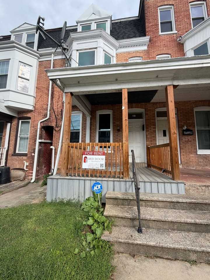 261 W Jackson St - Photo 2 of 19