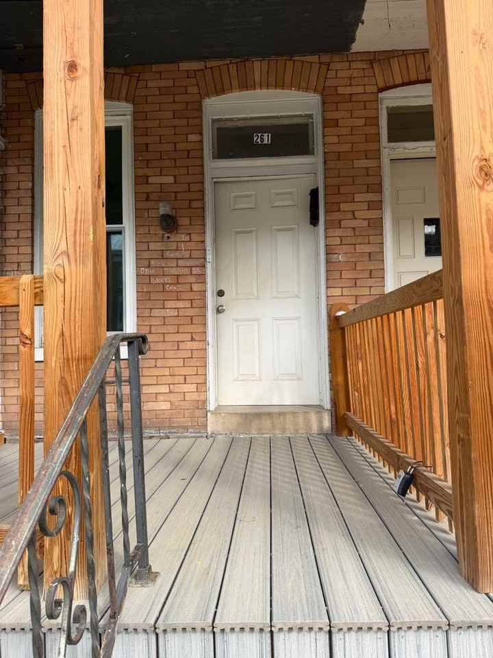 261 W Jackson St - Photo 3 of 19