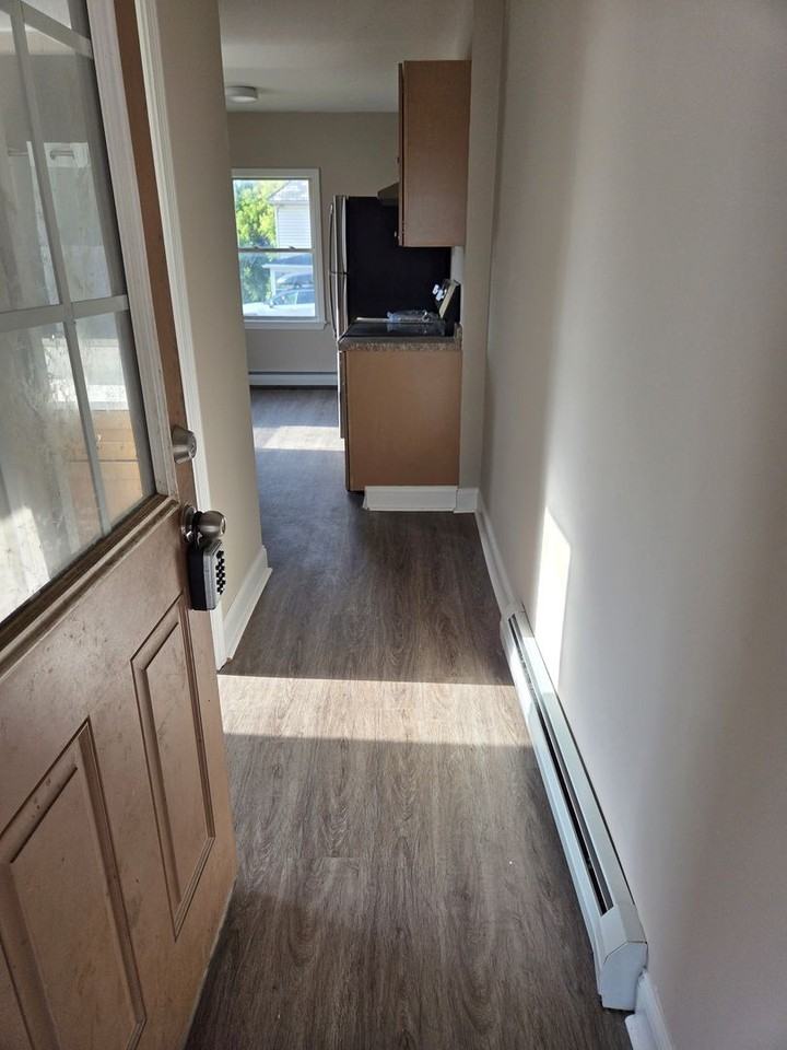 49 E Spring St - Photo 3 of 18
