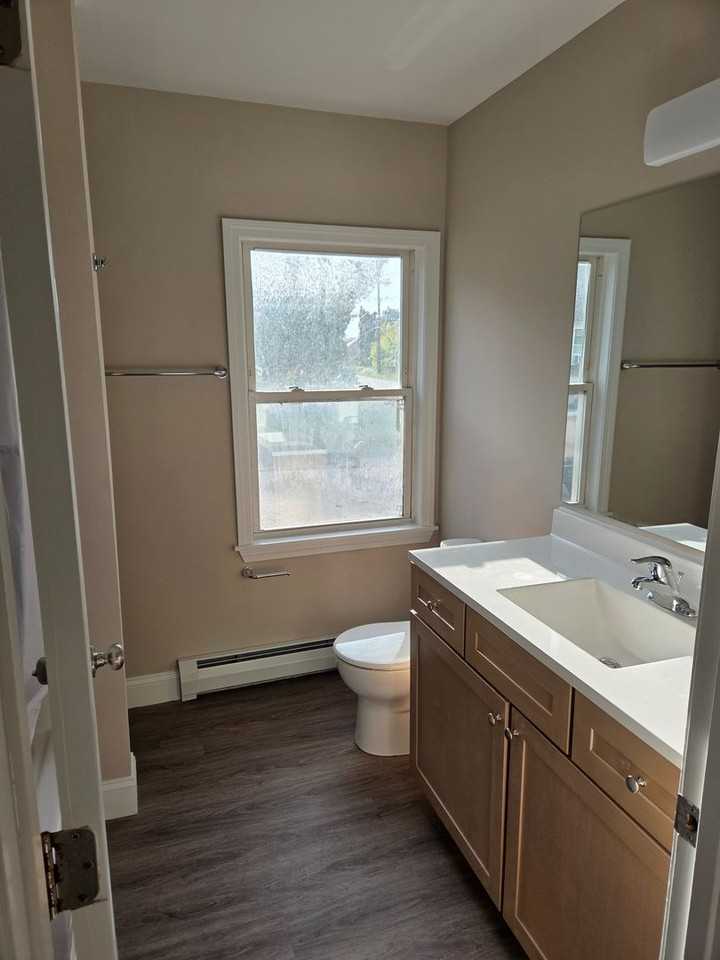 49 E Spring St - Photo 5 of 18
