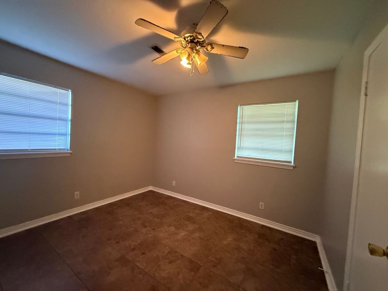 1718 Marlborough Blvd - Photo 2 of 8