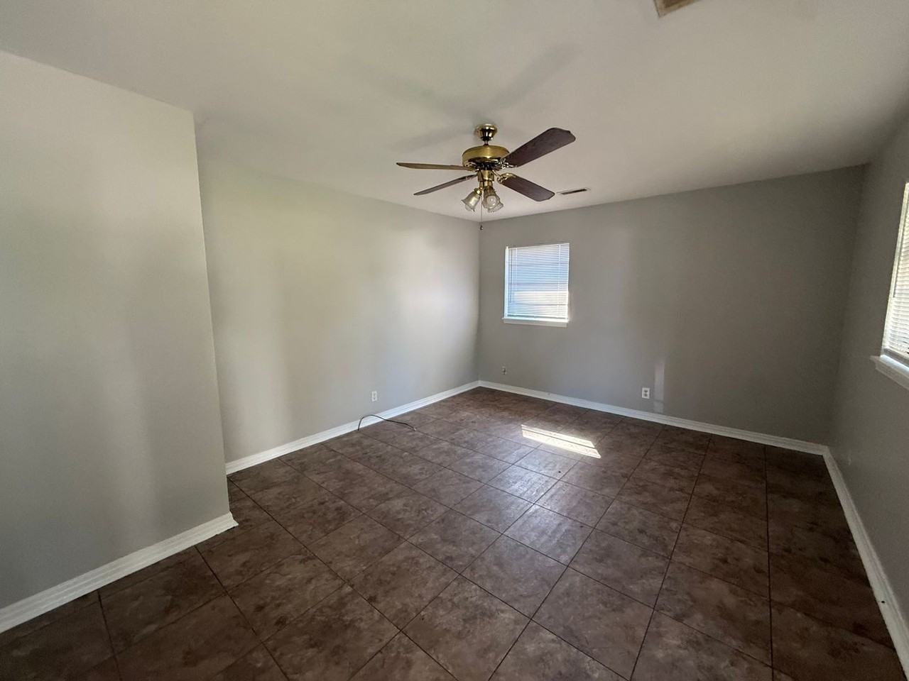 1718 Marlborough Blvd - Photo 6 of 8