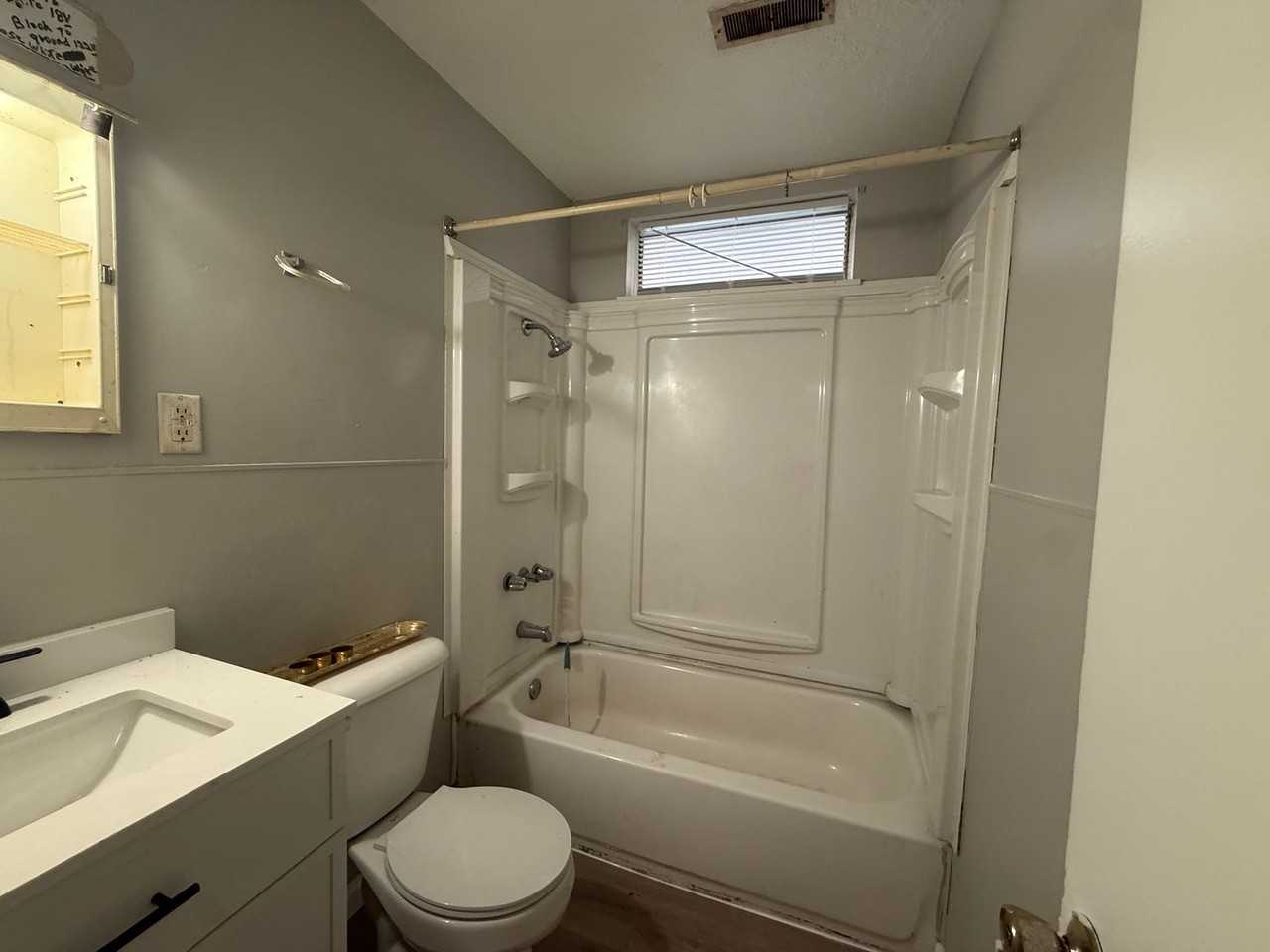 1718 Marlborough Blvd - Photo 7 of 8