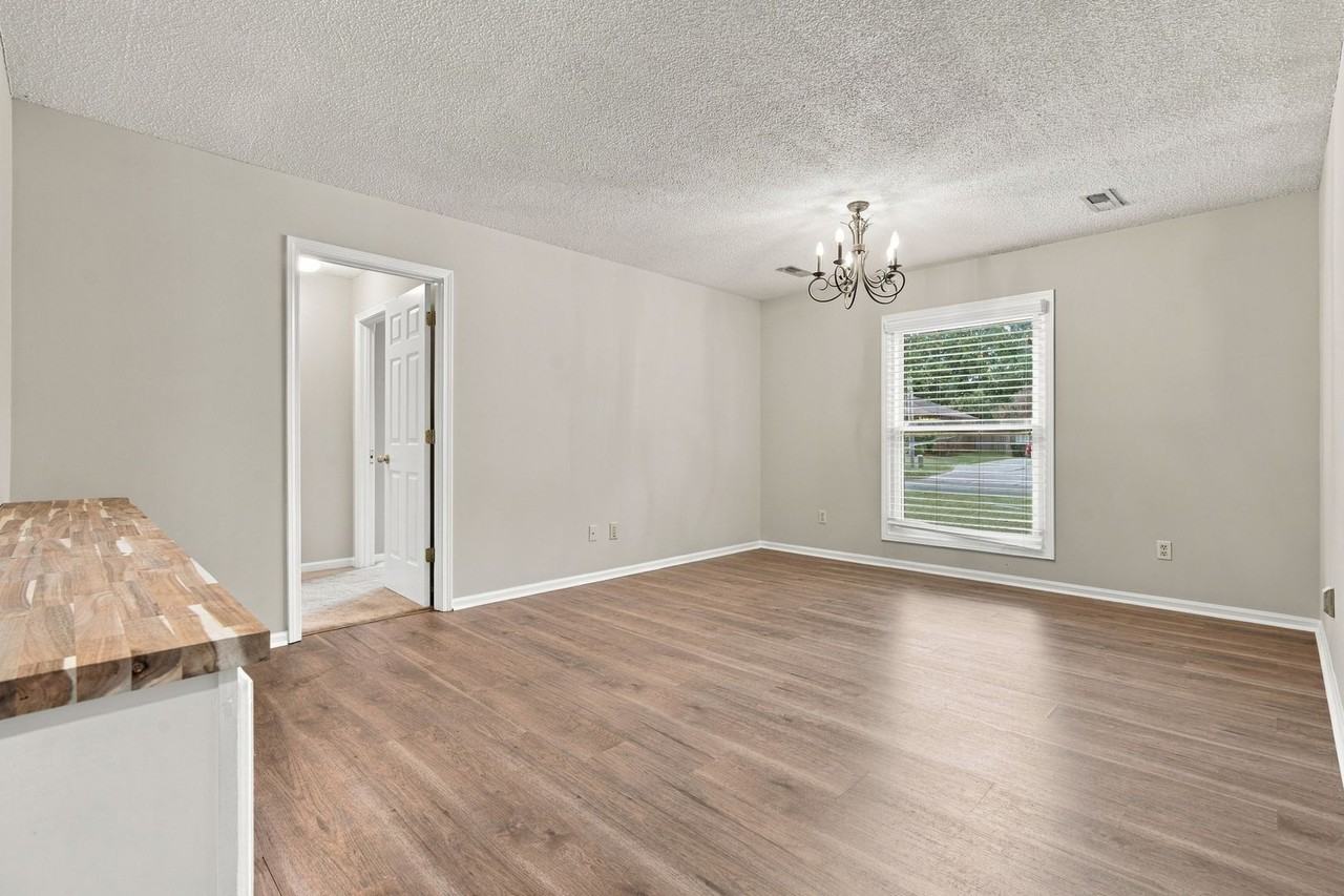 117 Jay Dr - Photo 5 of 11