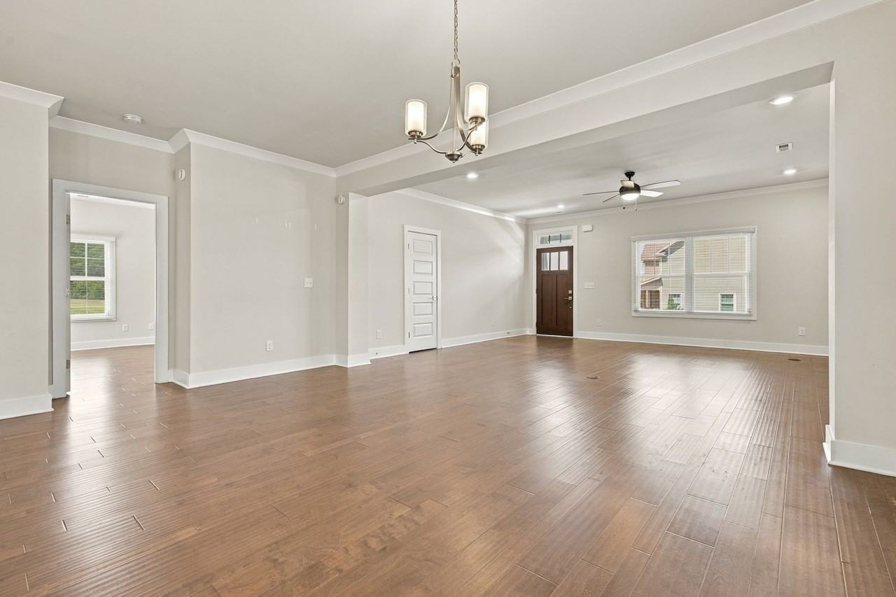 151 Bridgestone Dr Ne - Photo 3 of 14