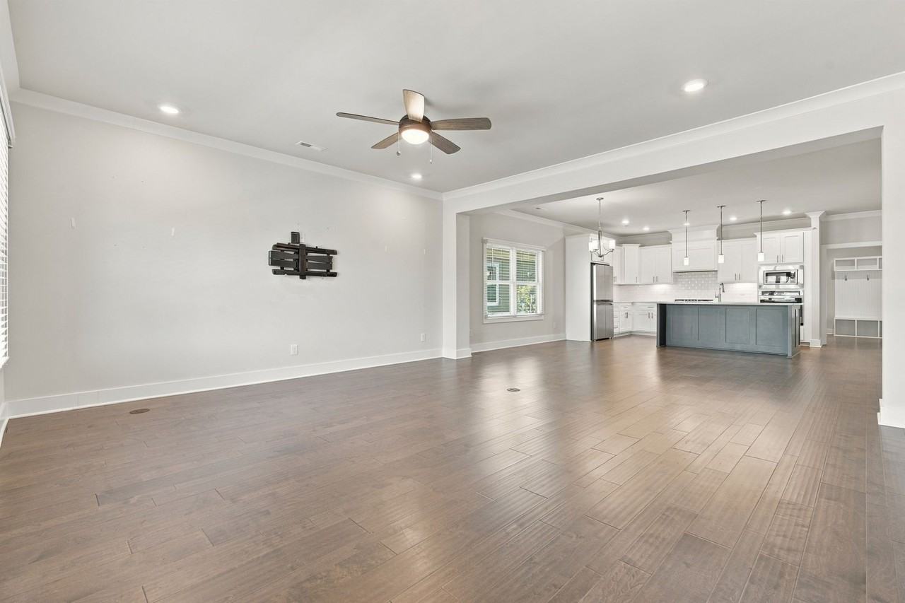 151 Bridgestone Dr Ne - Photo 4 of 14