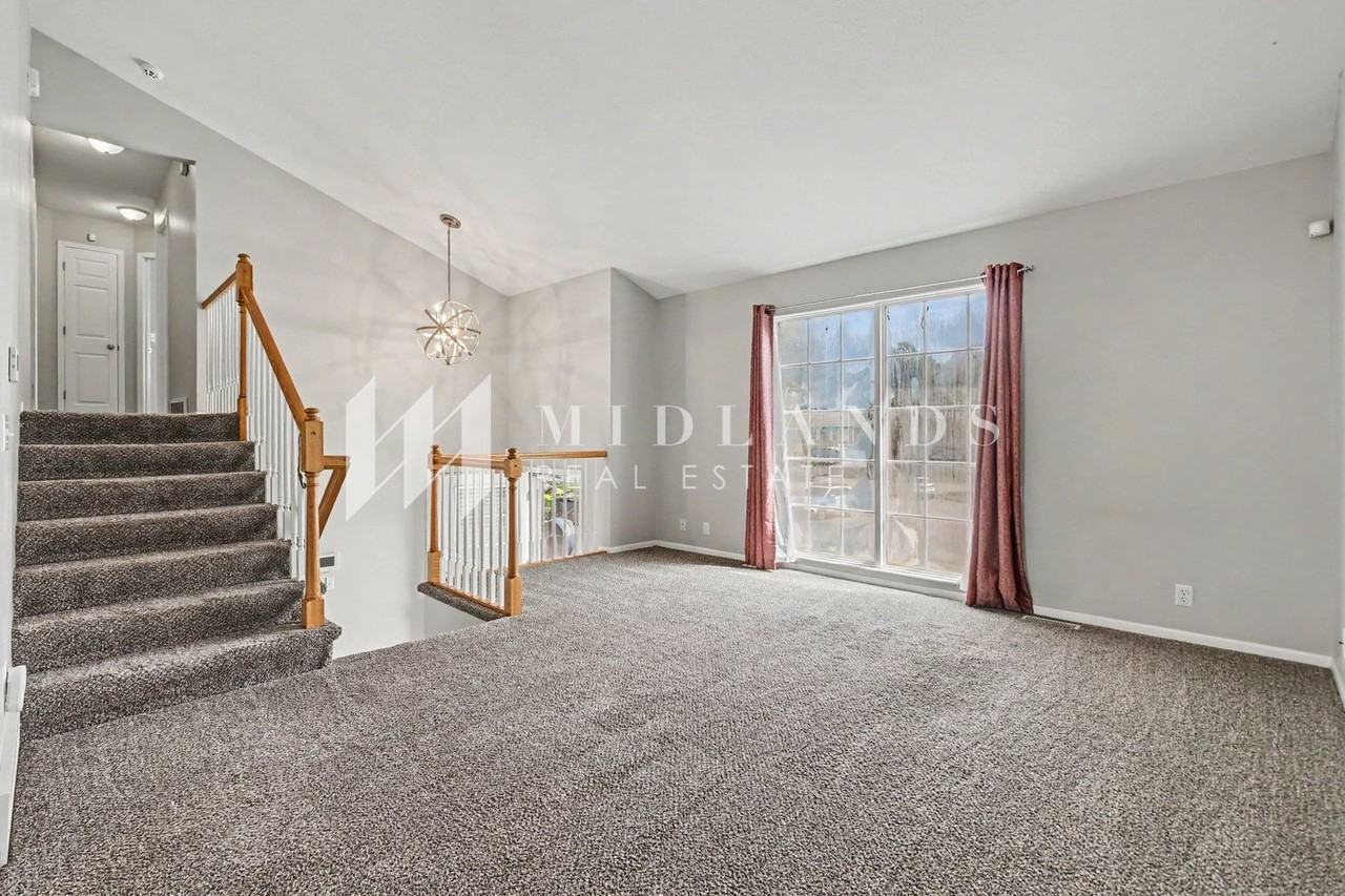 19010 S Cir - Photo 2 of 14