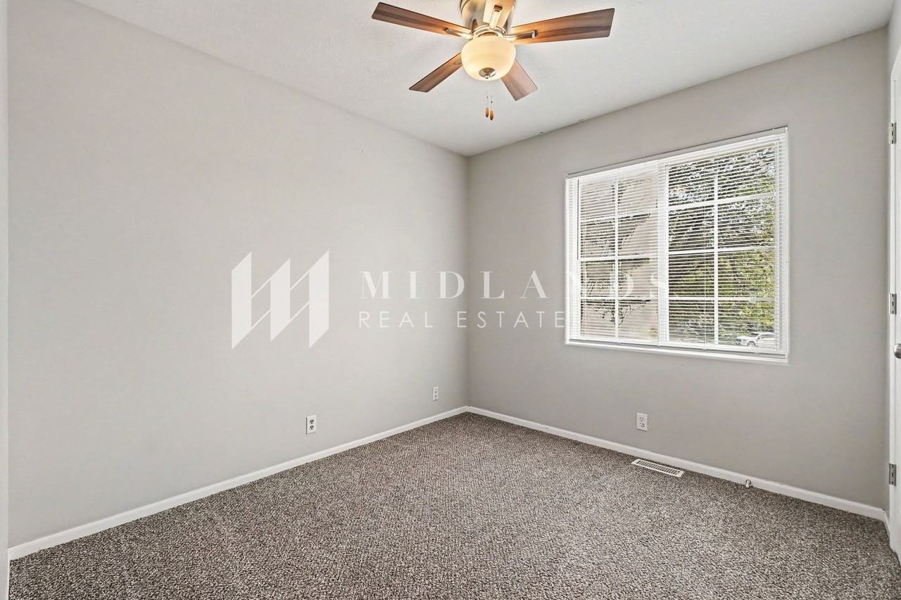 19010 S Cir - Photo 6 of 14