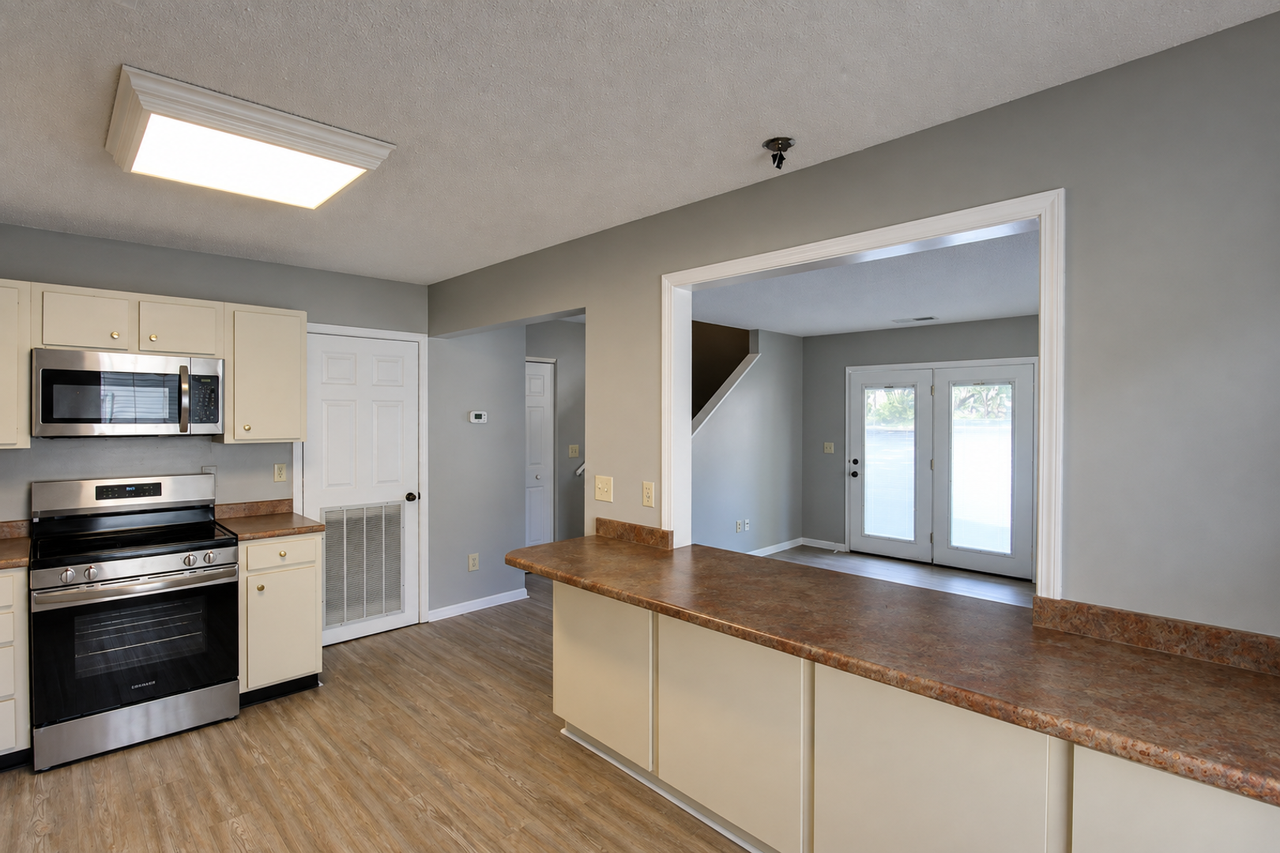 35 Denton Ave - Photo 5 of 17