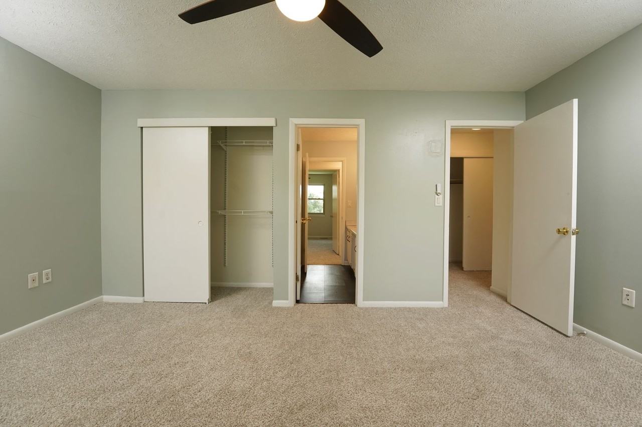 203 Walker Dr - Photo 2 of 26